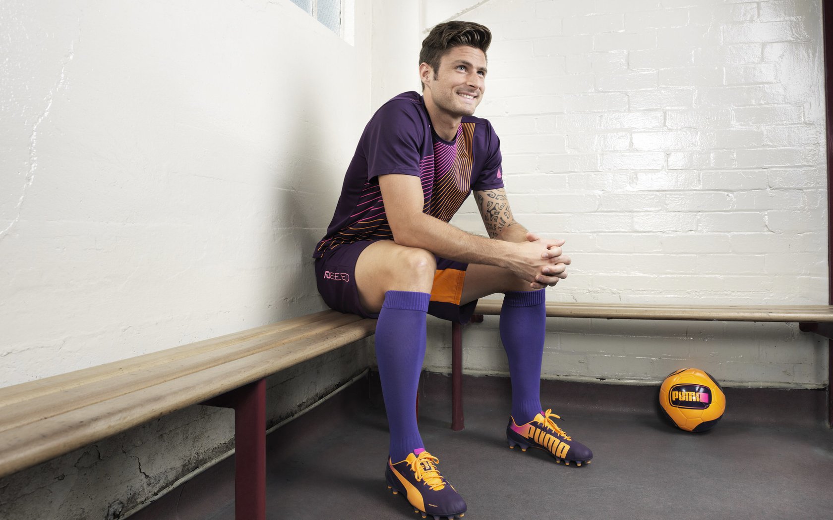 星空体育在线登录-皇马主场3-0战胜加的斯，提前夺得西甲冠军，皇马对阵加的斯